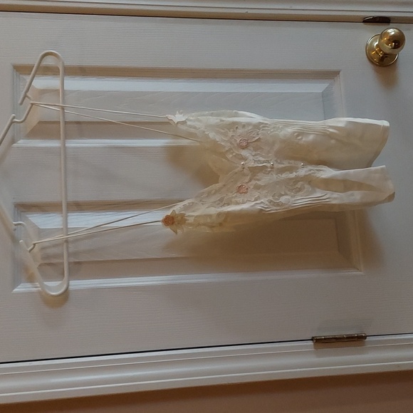 NWOT 1989 CC COURTENAY LINGERIE TEDDY SATIN & LACE TOP SIZE SMALL (6-8)